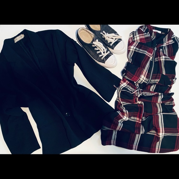 Pre-❤️ Buy the look for $25 or individually - Picture 2 of 2